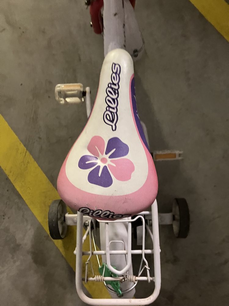 Rower dla dziewczynki czterokołowy