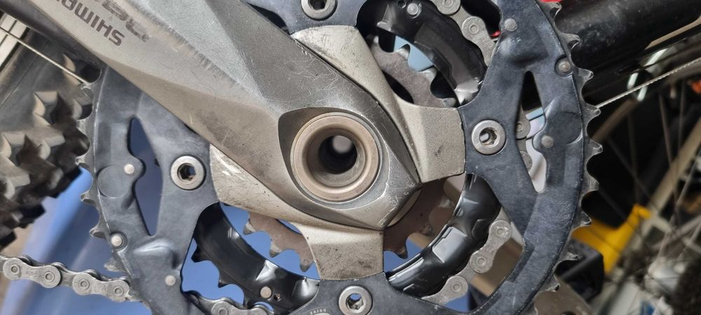 Specialized Stumpjumper , Manitou R7 , Mavic Cross, Shimano Hollowtech