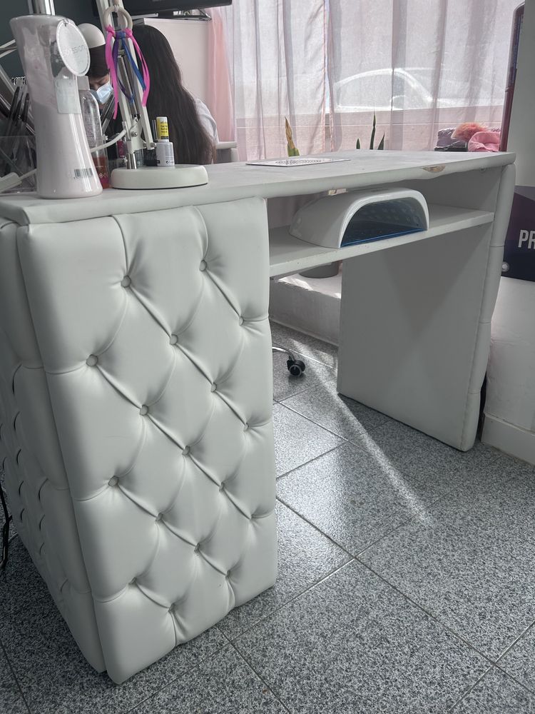Mesa para manicure