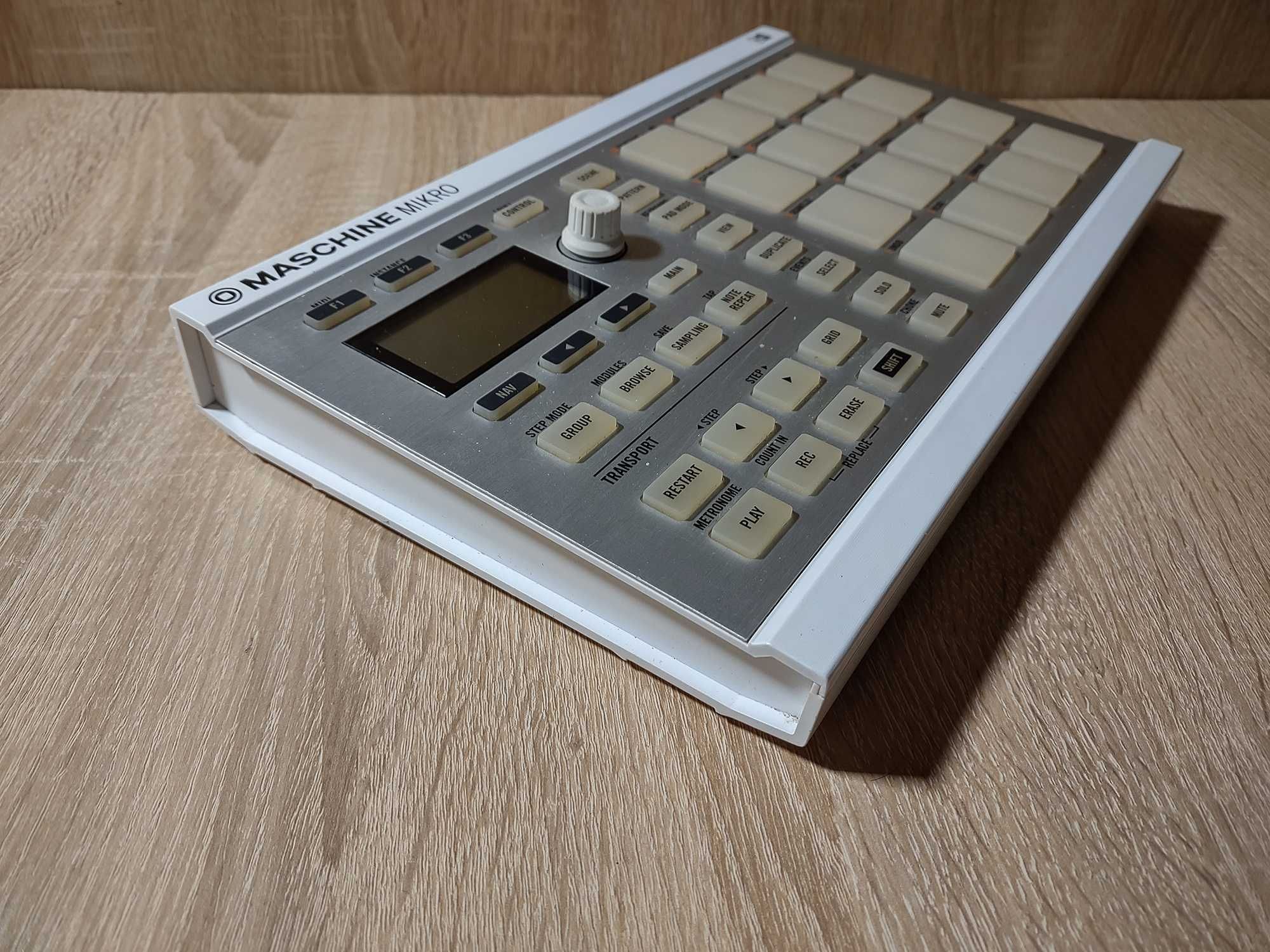 Native Instruments Maschine Mikro MKII контроллер midi pad