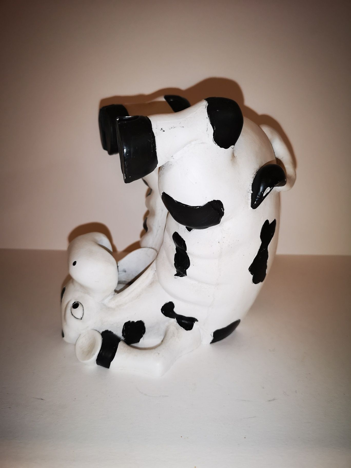 Stojak na butelkę w kształcie krowy