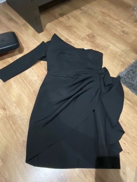 Sukienka elegancka na jedno ramie mała czarna M/L katniss
