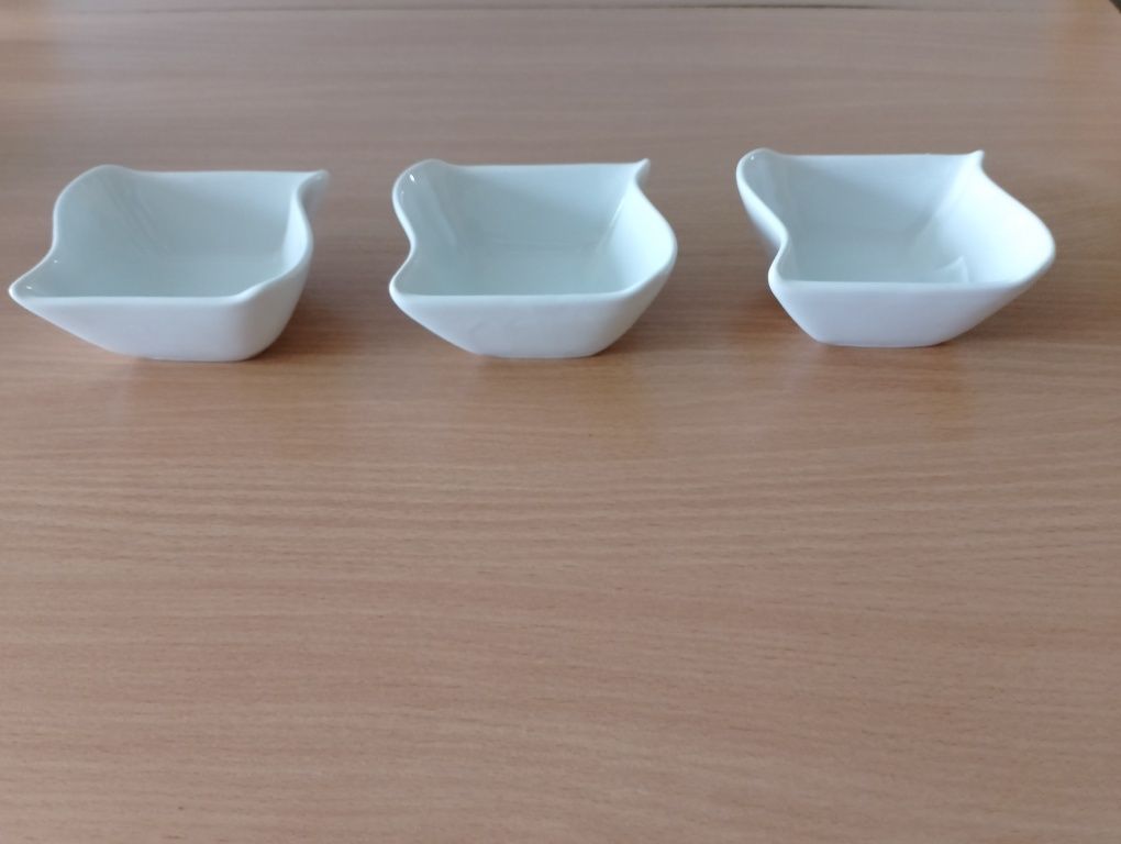 MISECZKI ceramiczne, małe, na przystawki 3 sztuki, białe, miski