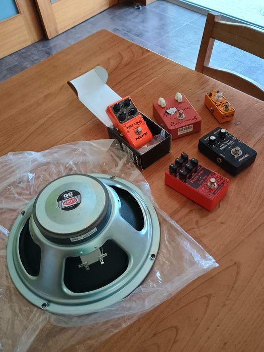 Guitarra - diverso material