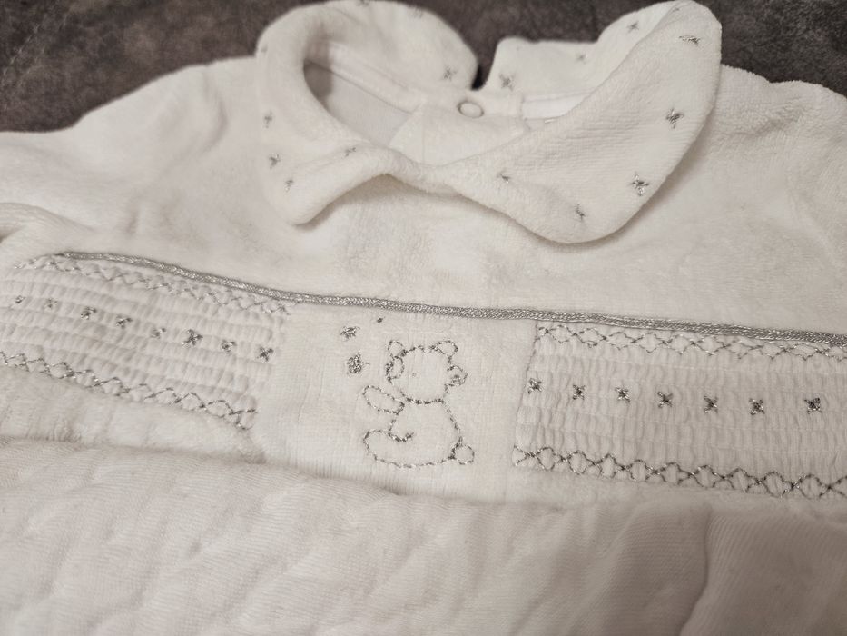 Одяг для немовля 0-3 місяці . В пологовий.(6 одиниць)