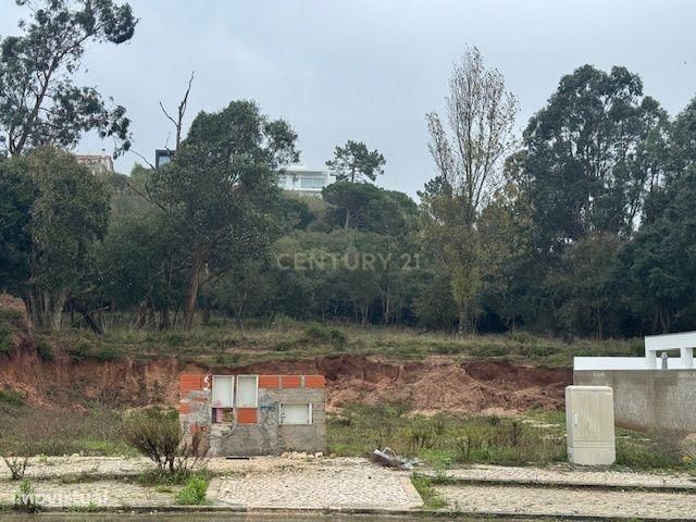 Lote de terreno para  construção de uma moradia mais um rustico em Tor