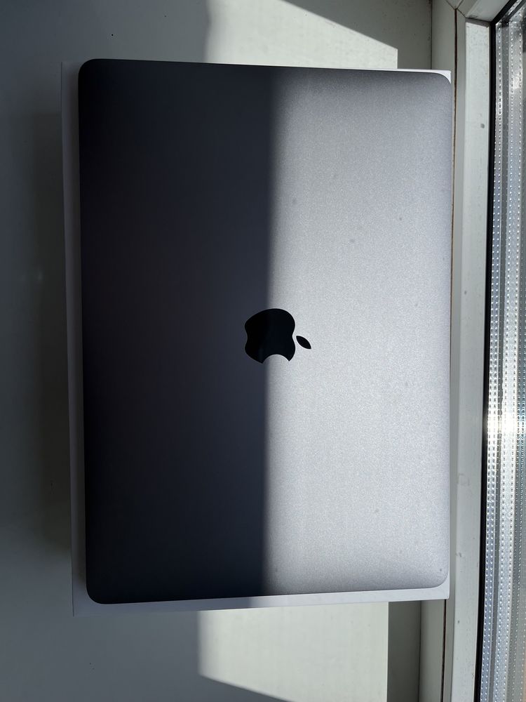 Apple MacBook Air 13 M1 8/256 Gb