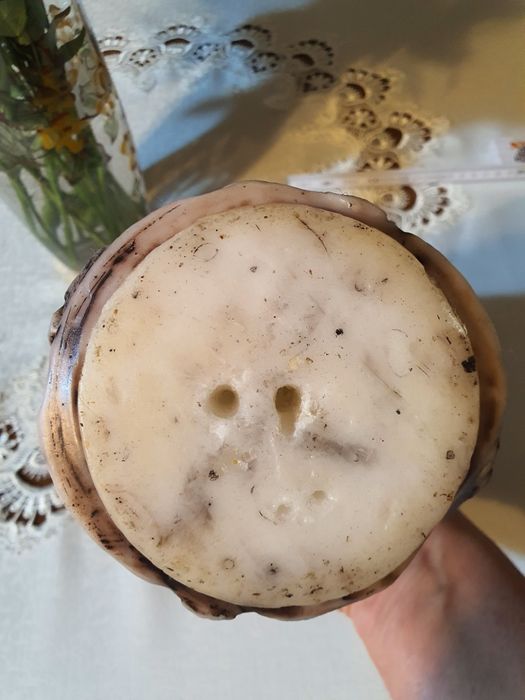 Stara duża swieca ręcznie wykonana