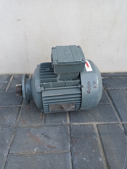 Silnik elektryczny SEW do przekładni.  1,1kw. 1400obr. R27 DT90S4