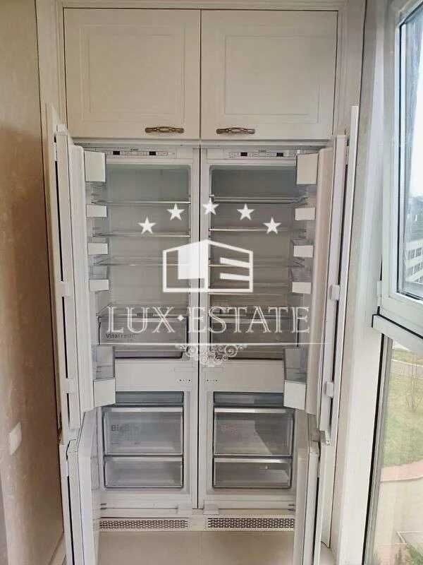 Продажа 3-комнатной квартиры в ЖК "Изумрудный город". Район Бот. Сада