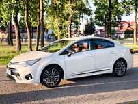 Toyota Avensis salon Polska, selection, czerwone skóry, pewne auto