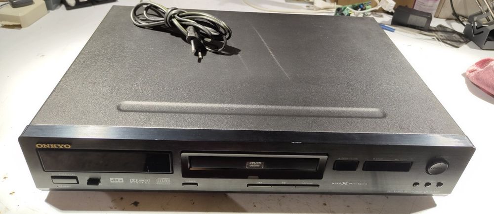 Odtwarzacz CD/DVD ONKYO DV-S535