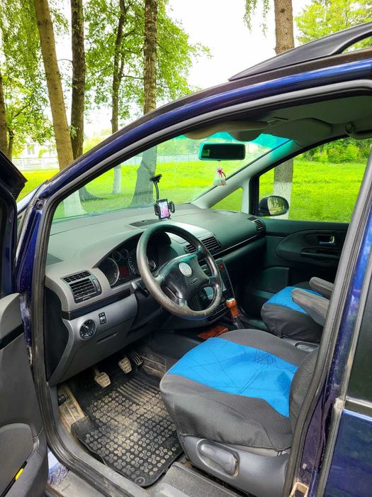 Продам Фольксваген Шаран 1.8 Т Газ/Бензин,колеса R16 зимові