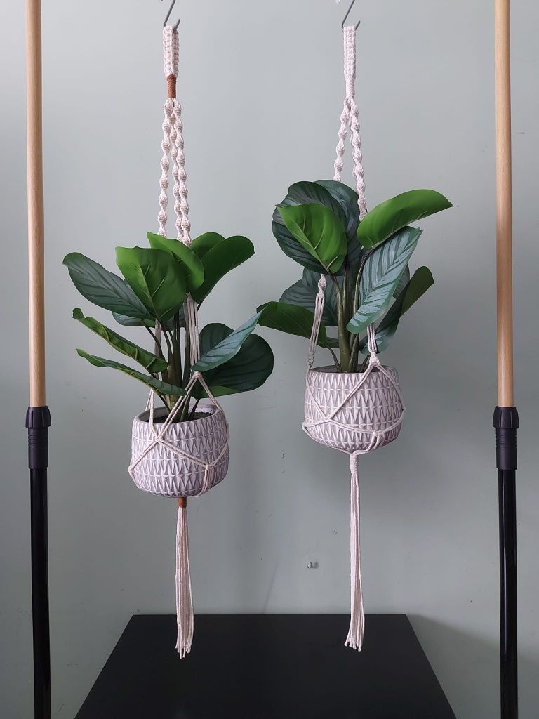 Suporte para vasos em macramé