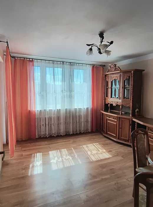 Sprzedam 3 pokojowe mieszkanie w centrum miasta.