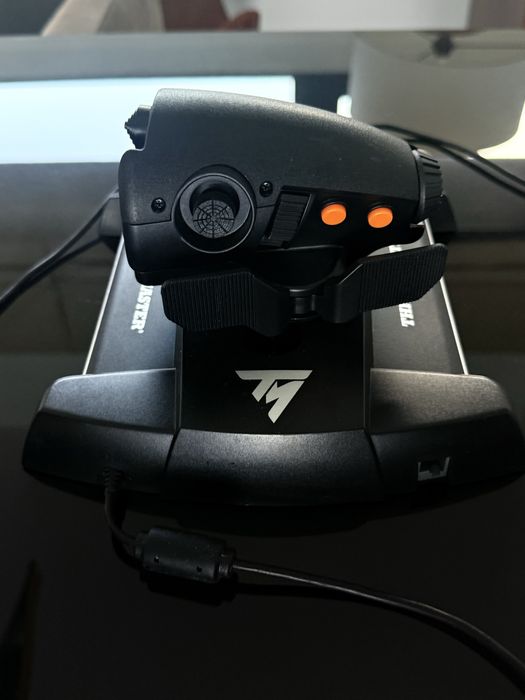 Pacote de Simulador de Voo Thrustmaster