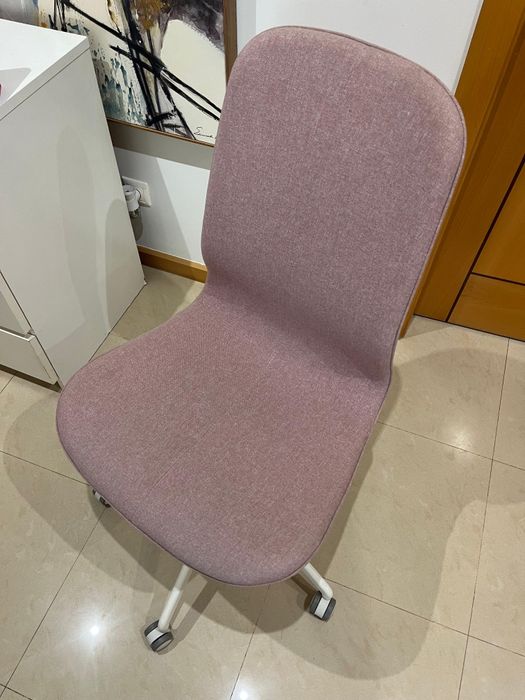 Cadeira Ikea Rosa com rodas