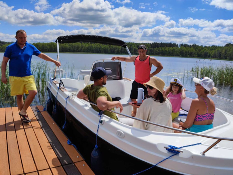 Domek na urodziny nad jeziorem sauna jacuzzi Warmia Mazury plaża