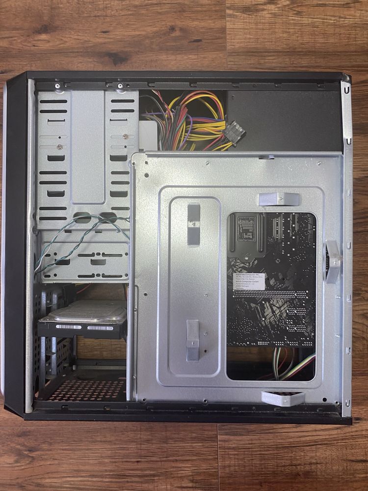Sprzedam komputer do gier z monitorem
