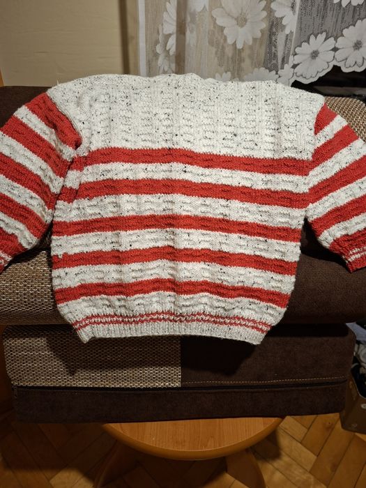 Sprzedam sweterek dla dziewczynki.