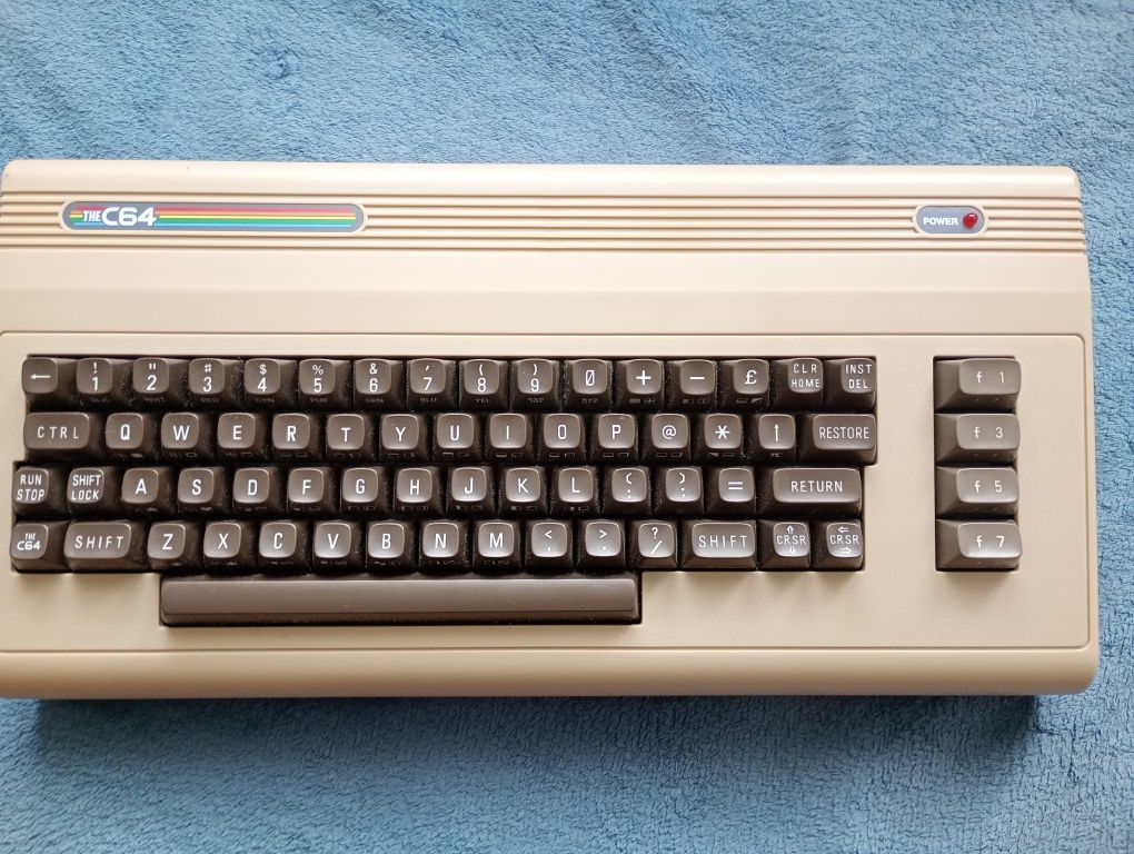 Konsola retro The C64 Maxi