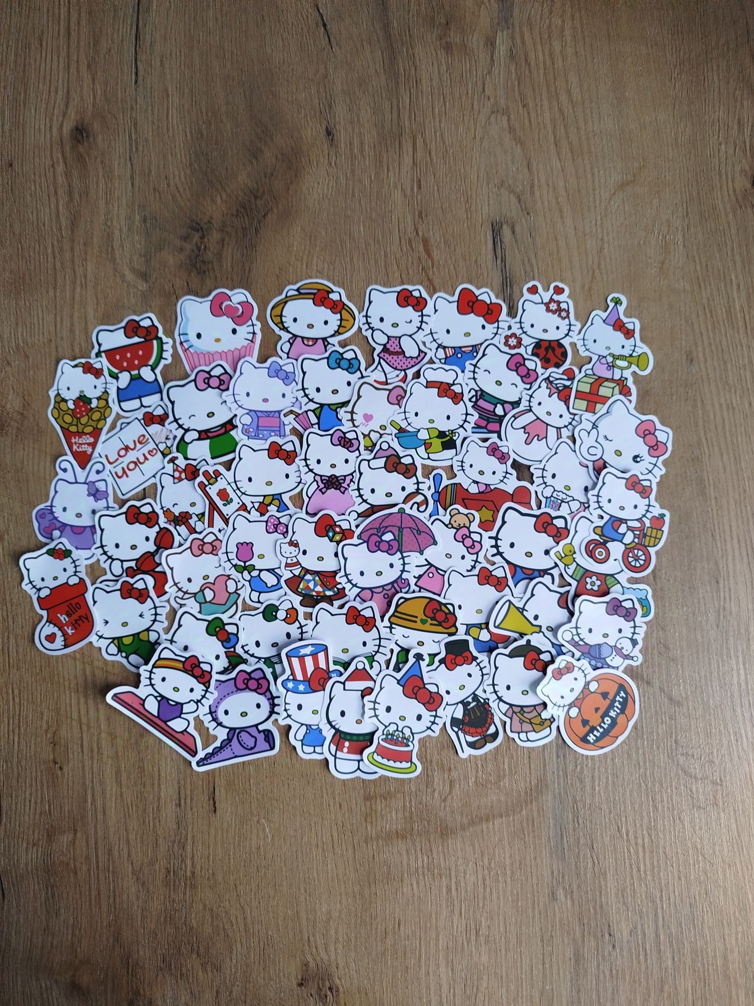 Zestaw 50 szt. dużych naklejek Sanrio Hello Kitty