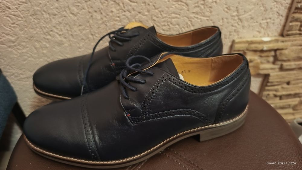 Кожаные синие туфли
