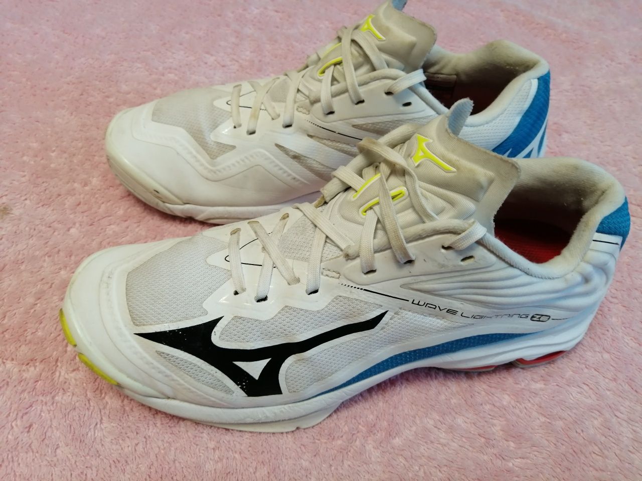 Кроссовки Mizuno Wave lightning  z 6