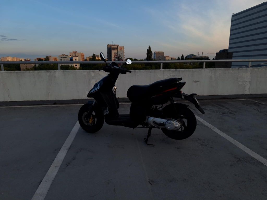 Skuter Piaggio Typhoon 2020