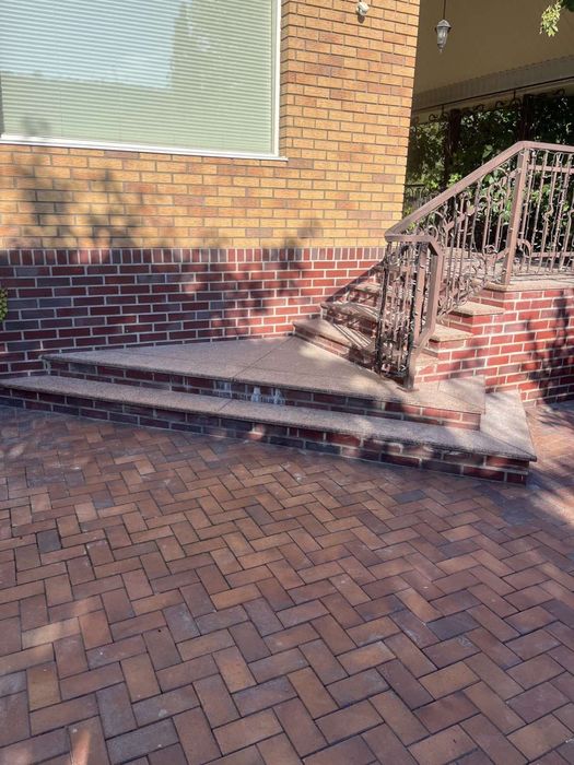 Лестница из камня (мрамор, гранит, керамогранит)