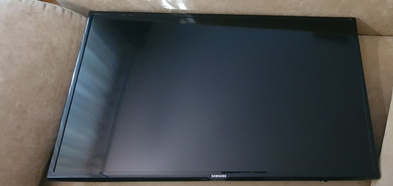 Продам Samsung ue40eh6037k с настенным креплением