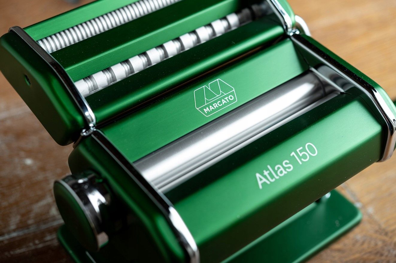 włoska ręczna maszynka do makaronu marcato atlas 150 zielona
