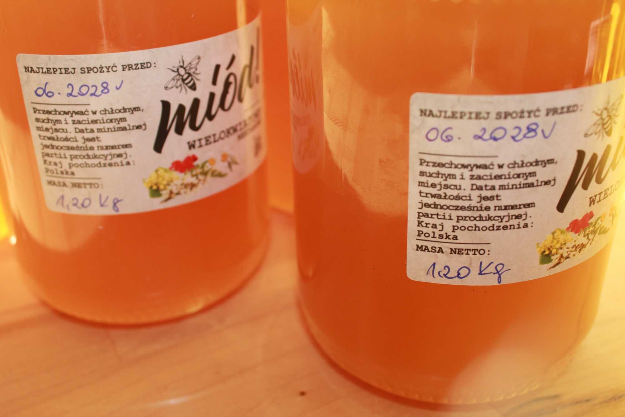 Miód wielokwiatowy tegoroczny zbiór 1,20 kg.