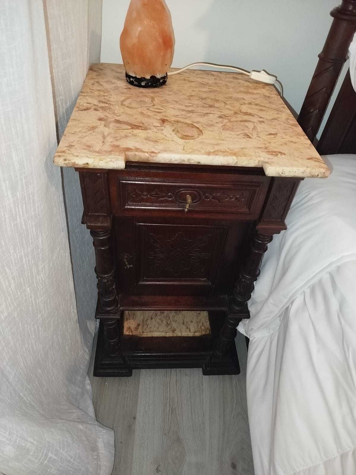 MOBILIA QUARTO MUITO ANTIGA