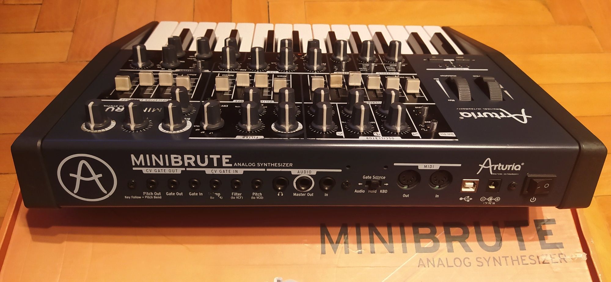 Arturia Minibrute analogowy syntezator