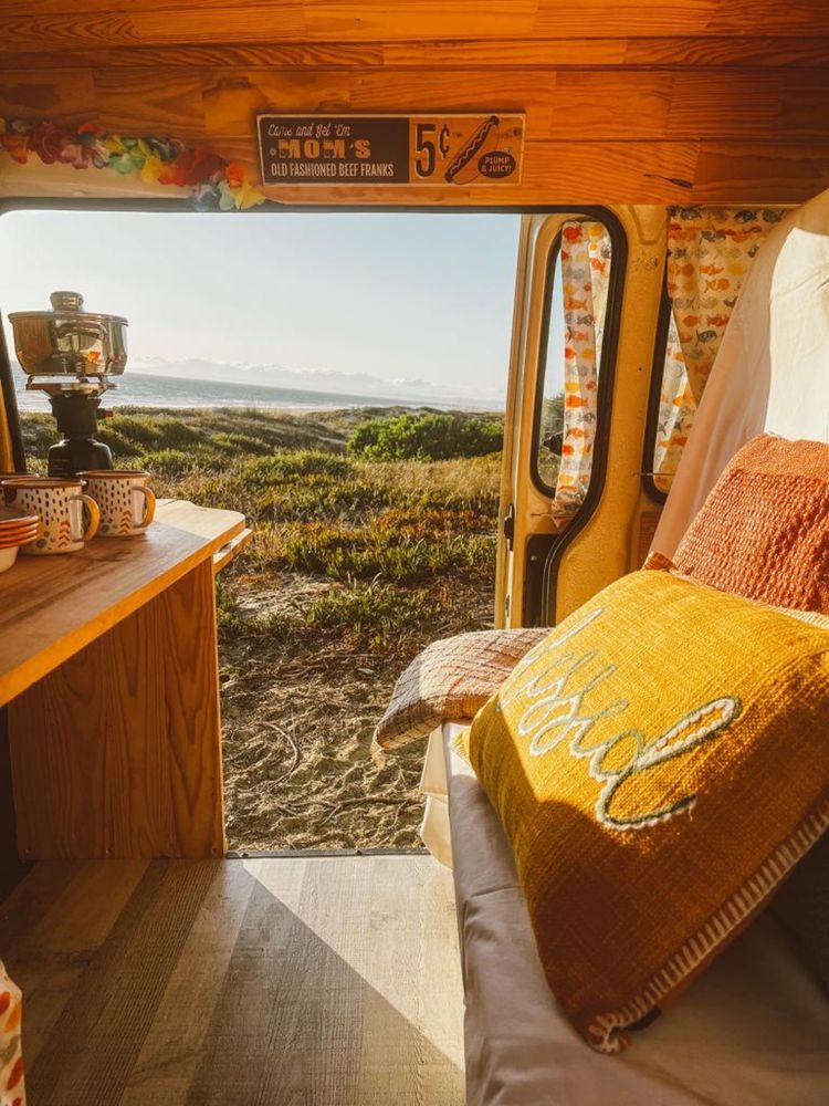 Campervan Mitsubishi L300 – Legalizada como Especial Dormitório