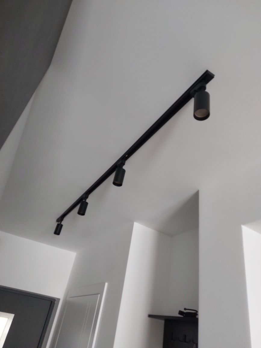 Szynoprzewód (szyna oświetleniowa) 2 m + 4 reflektory GU10 LED czarny