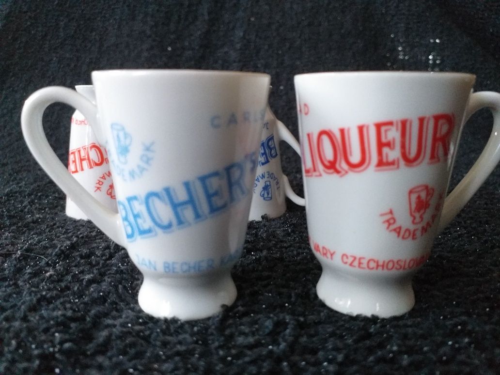 Kolekcjonerskie kieliszki Becher's Liqueur zostały 3 sztuki