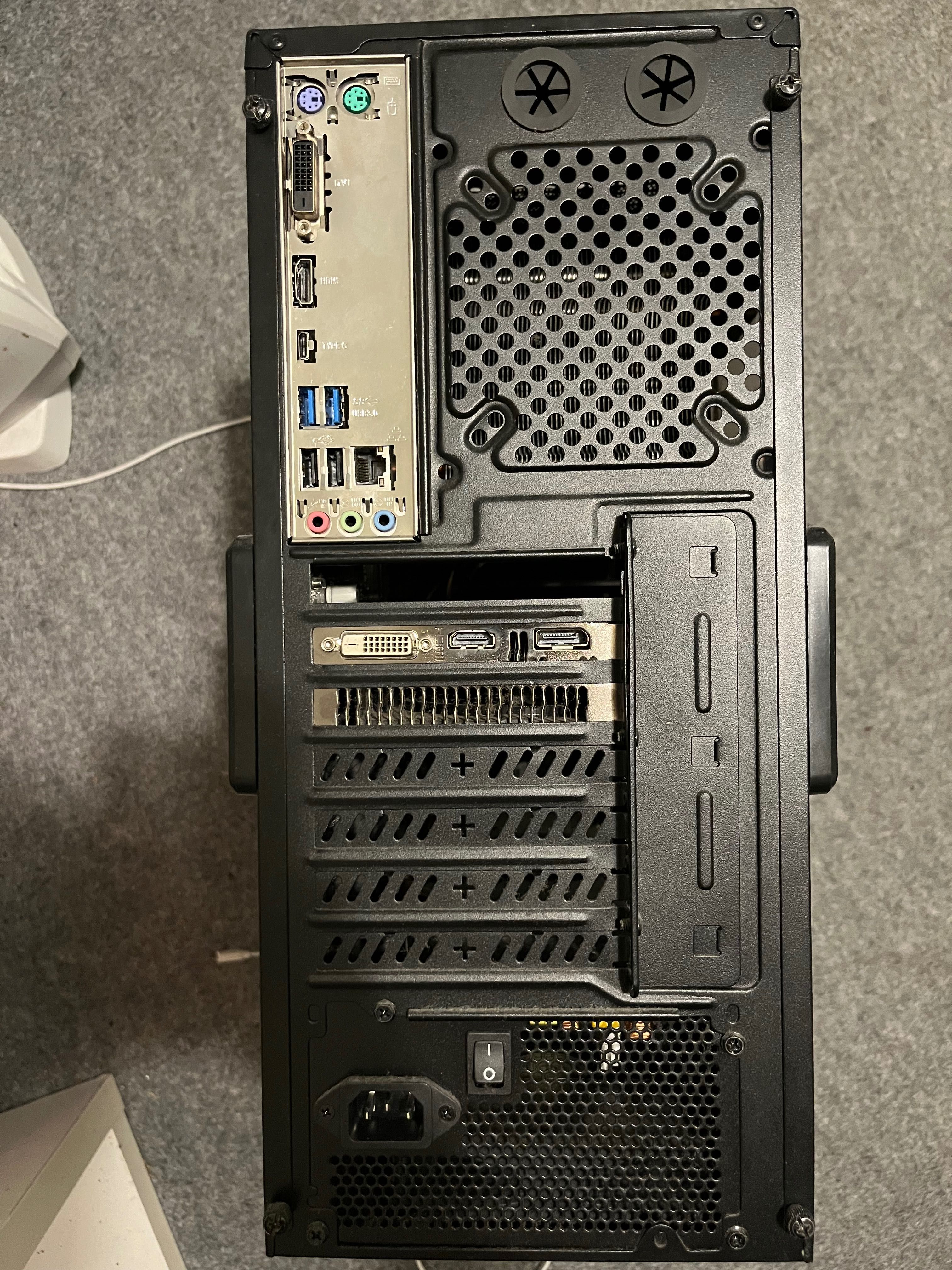 COMPUTADOR torre i5