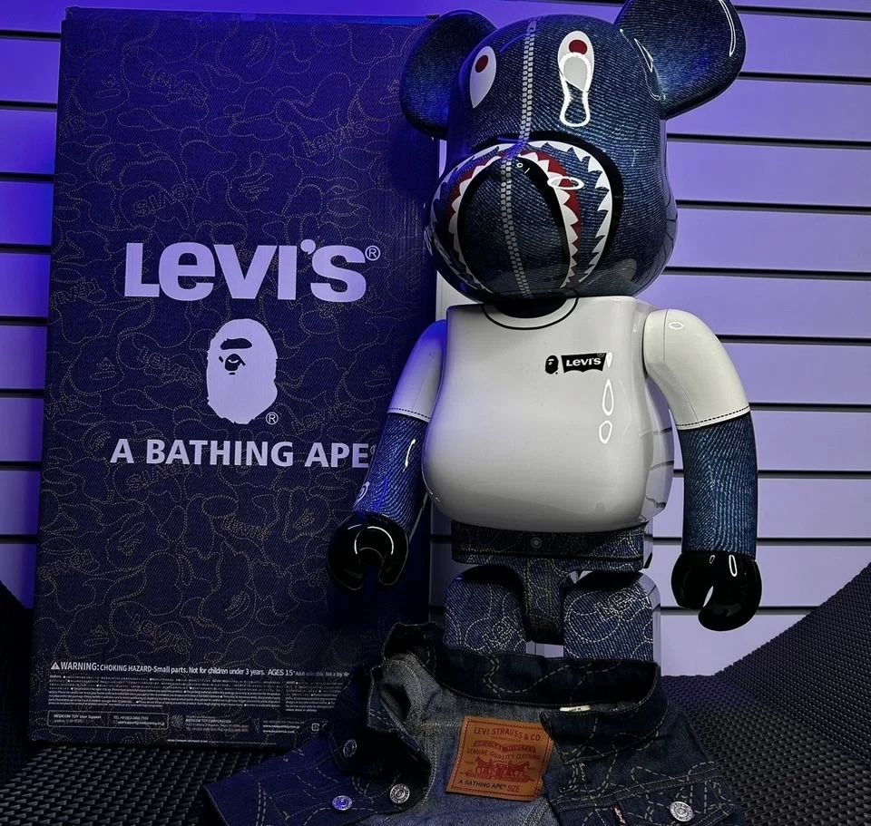 Колекційна іграшка Bearbrick BAPE x Levis 1000% , 70 см