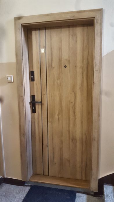 Drzwi  rolety zewnętrzne z montażem