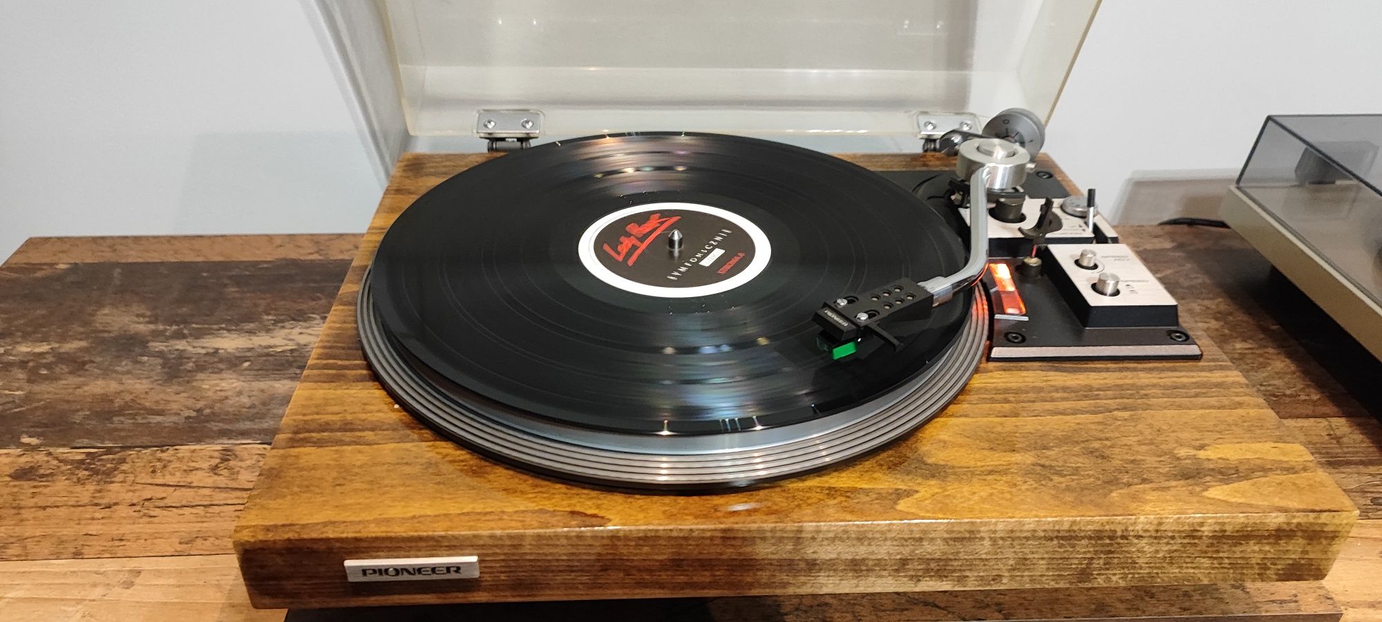 Gramofon pioneer PL-518
