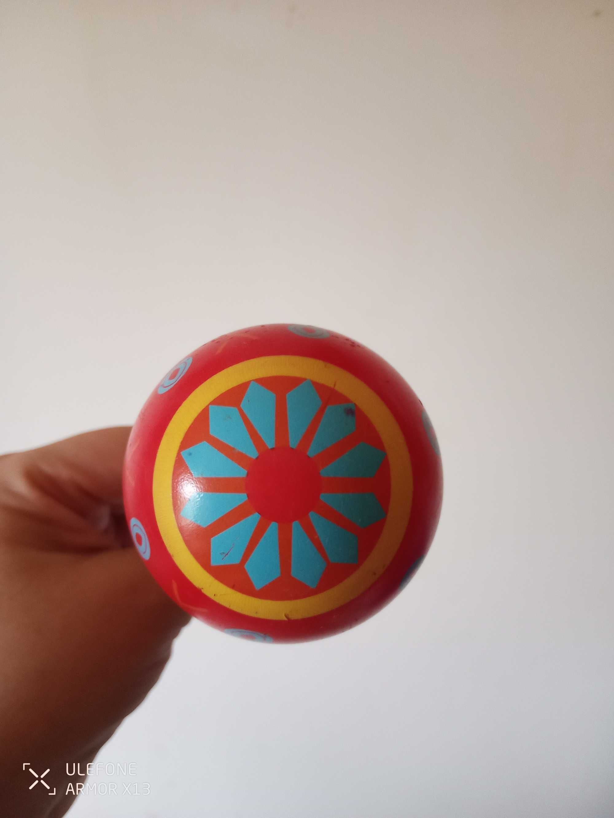 Maraca, musical (som é obtido através do agitamento)