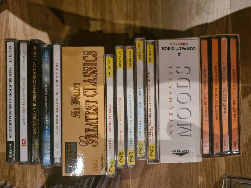 Cd's varios maioritariamente clássicos e opera