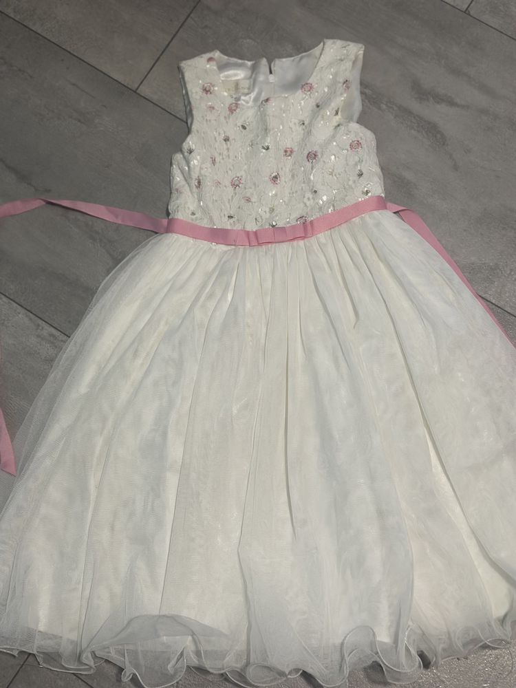 Piekna suknia 8 lat