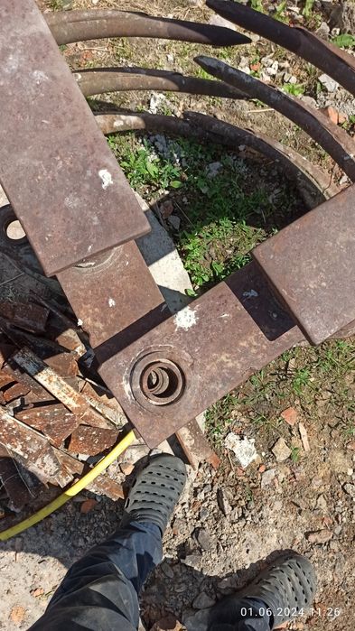 Ввилки на маніпулятор для погрузки лісу