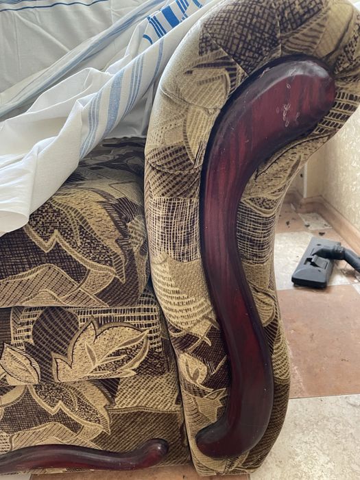 Диван в детскую.