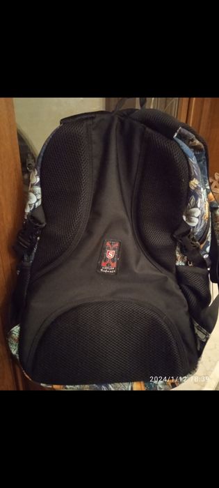 Школьный рюкзак,почти новый 800+Дорожный чемоданы