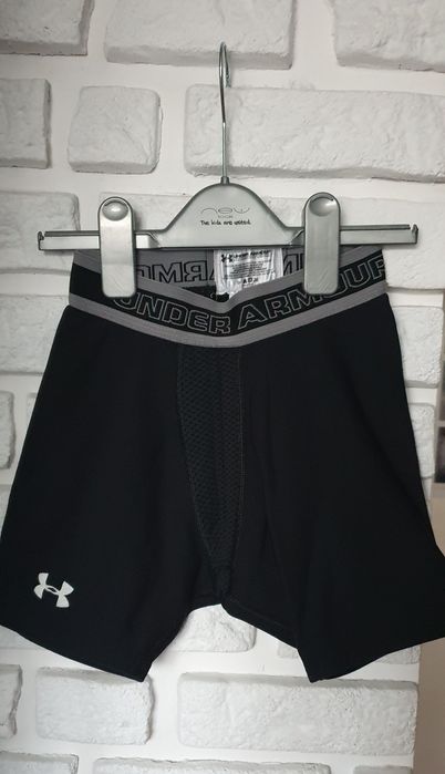 Bokserki termoaktywne Under Armour r.122-134