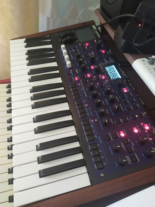 Синтезатор Korg multi poly